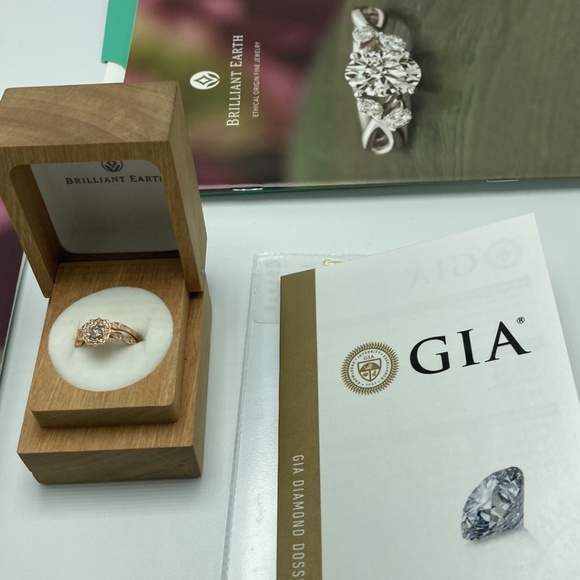 Brilliant Earth 14kt Rose Gold Engagement Ring and Wedding Band - never worn - Picture 7 of 9